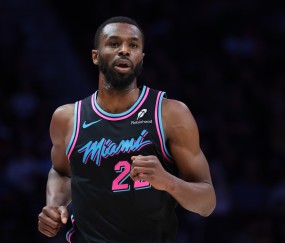 开云-靠谱！维金斯半场7中4砍并列全队最高10分 三分4中2