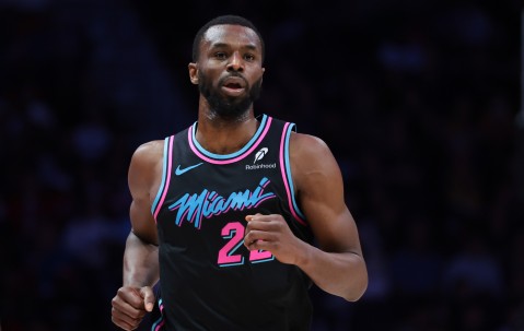 开云-靠谱！维金斯半场7中4砍并列全队最高10分 三分4中2